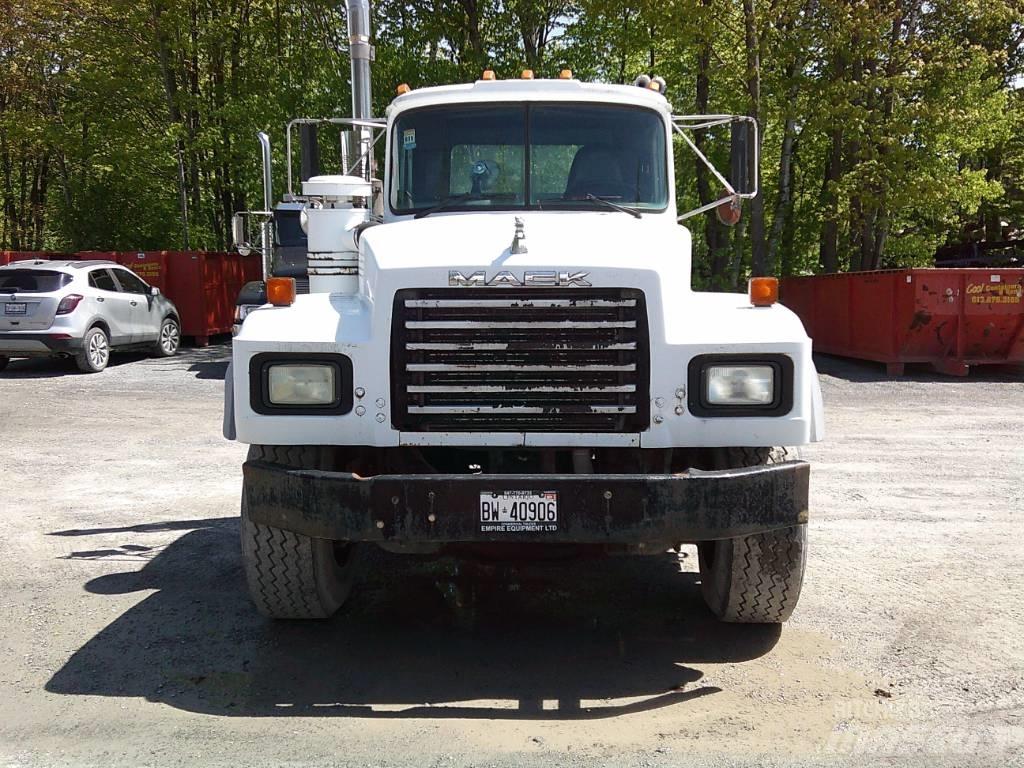 Mack RB 688 S Châssis cabine