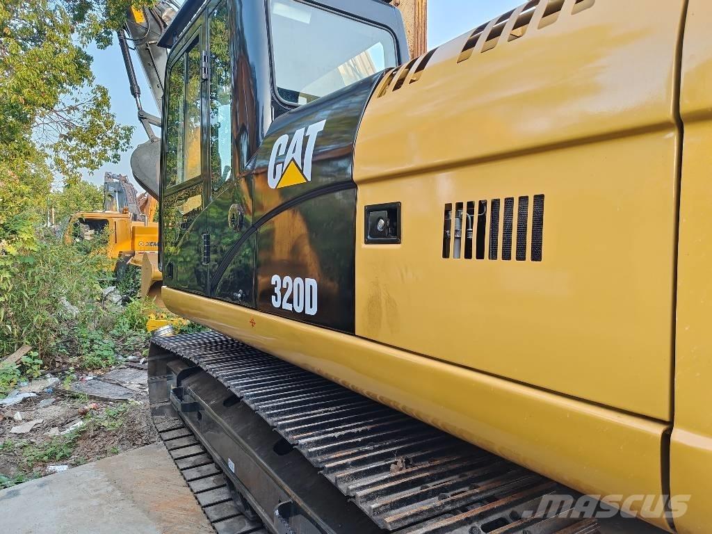 CAT 320 D Pelle sur chenilles