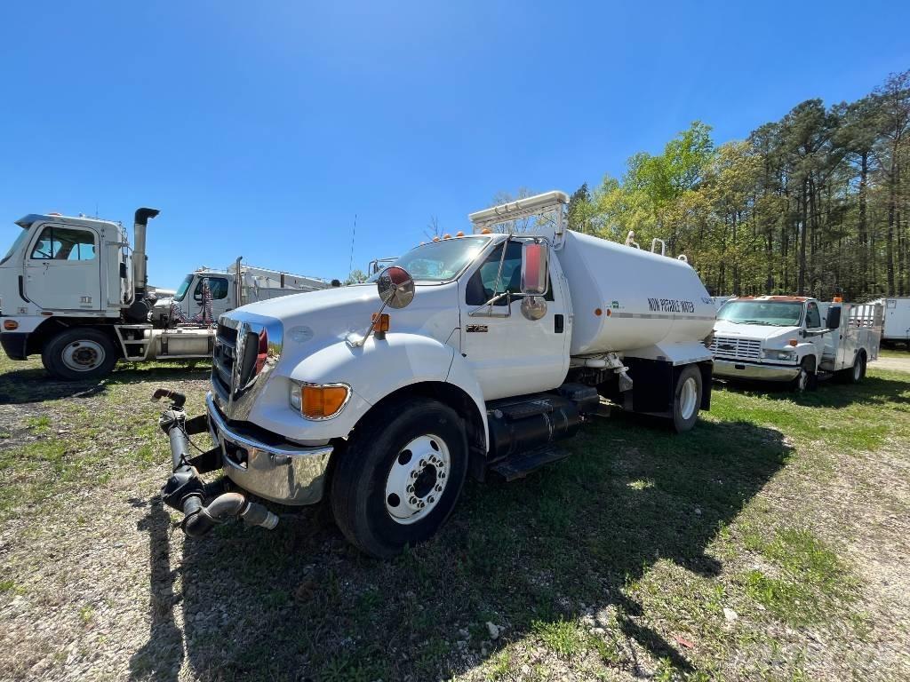 Ford F 750 XL SD Camion citerne à eau