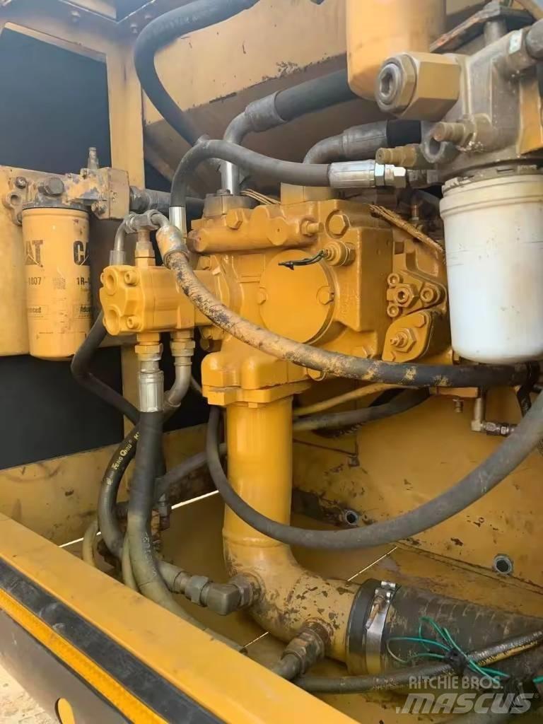 CAT 330 D Pelle sur chenilles