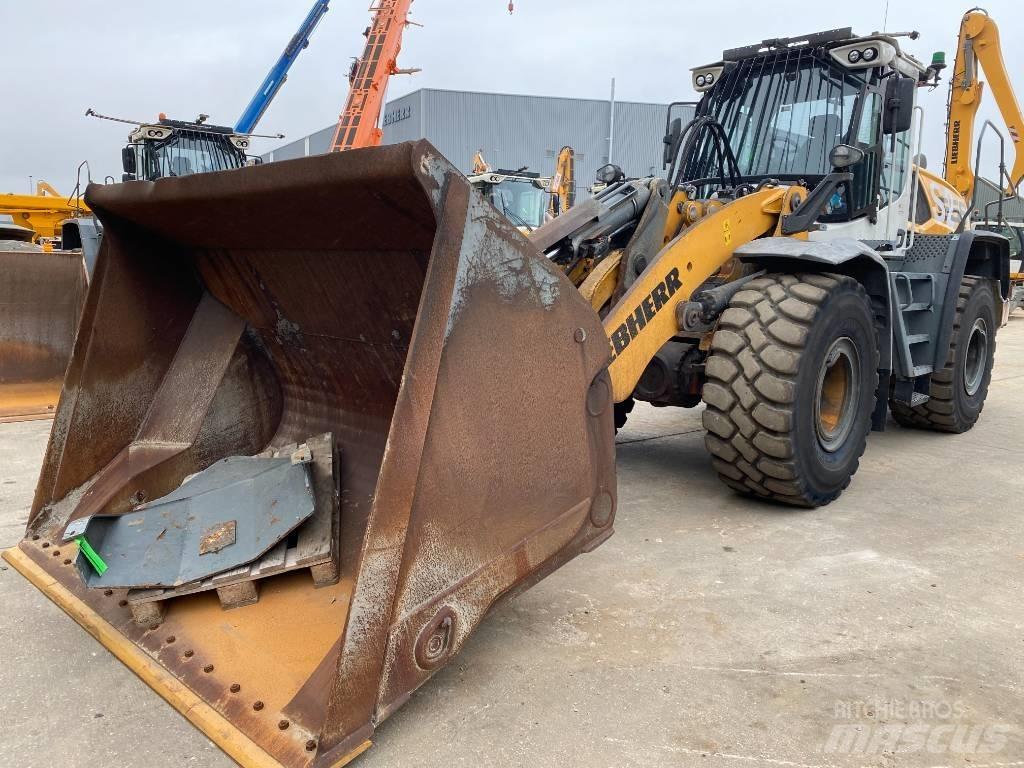 Liebherr L 556 Chargeuse sur pneus