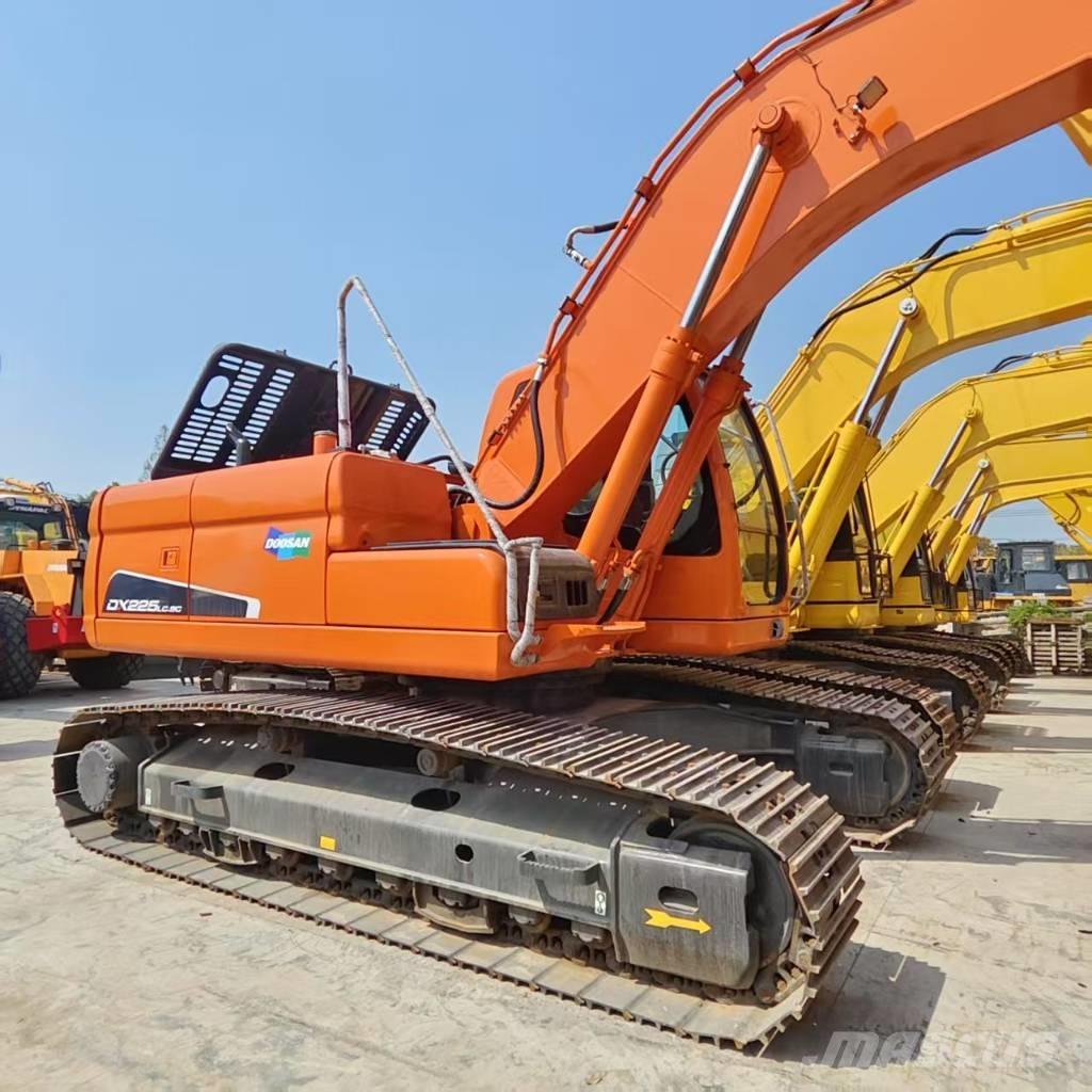 Doosan DX225LC-9C Pelle sur chenilles