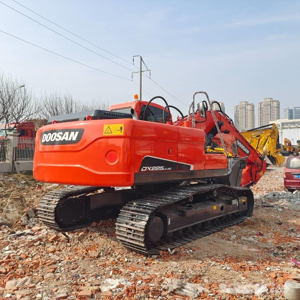Doosan DX225LC-9C Pelle sur chenilles