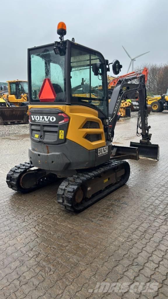 Volvo ECR 25 D Mini pelle < 7t