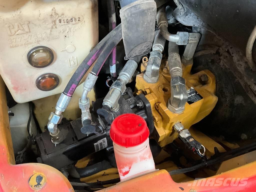 CAT 908 M Chargeuse sur pneus