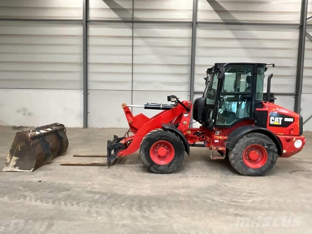 CAT 908 M Chargeuse sur pneus