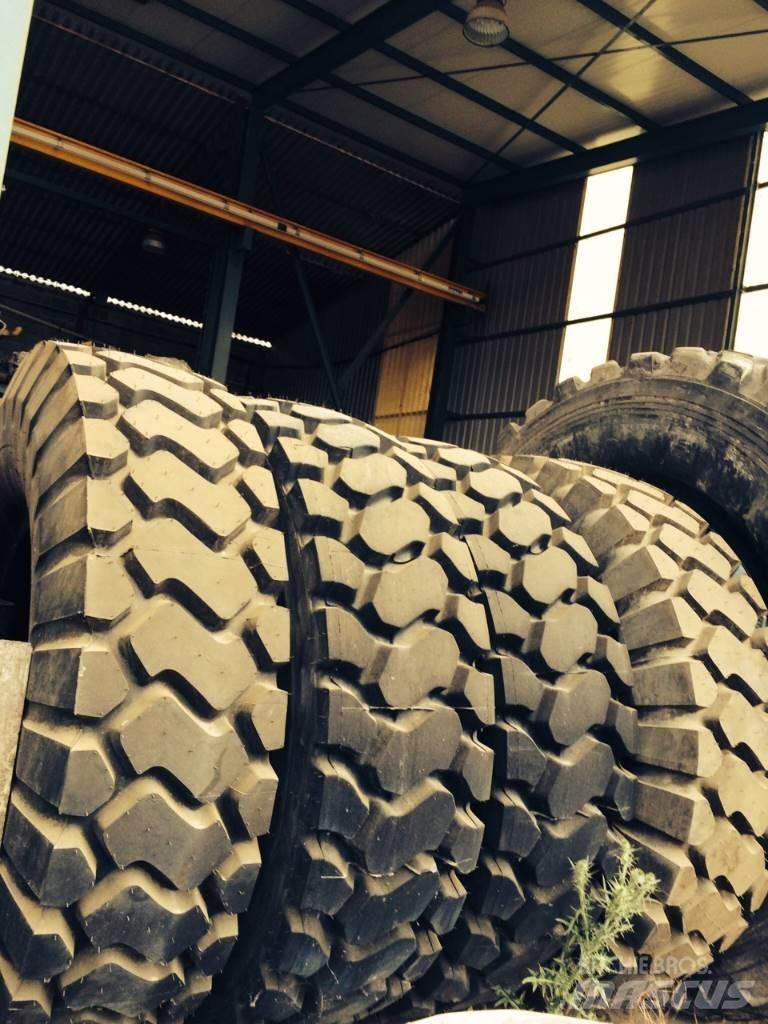 Goodyear 18R35 Pneus, roues et jantes