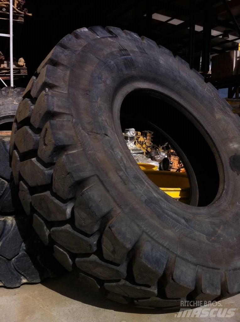 Goodyear 18R35 Pneus, roues et jantes