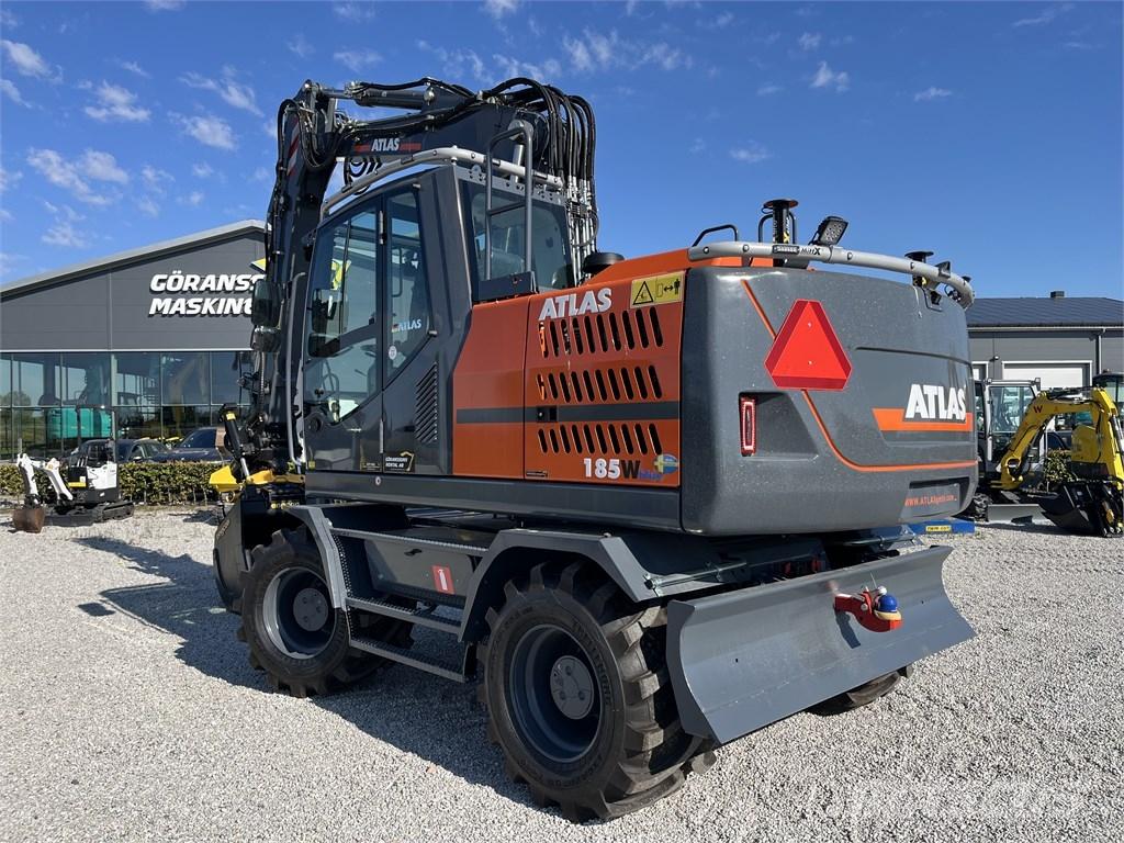 Atlas 185 WSR Pelle sur pneus