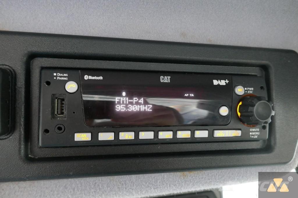 CAT 972M Chargeuse sur pneus