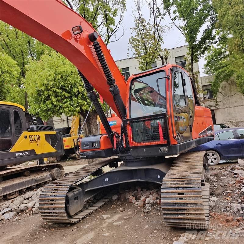 Doosan 225 LC Pelle sur chenilles