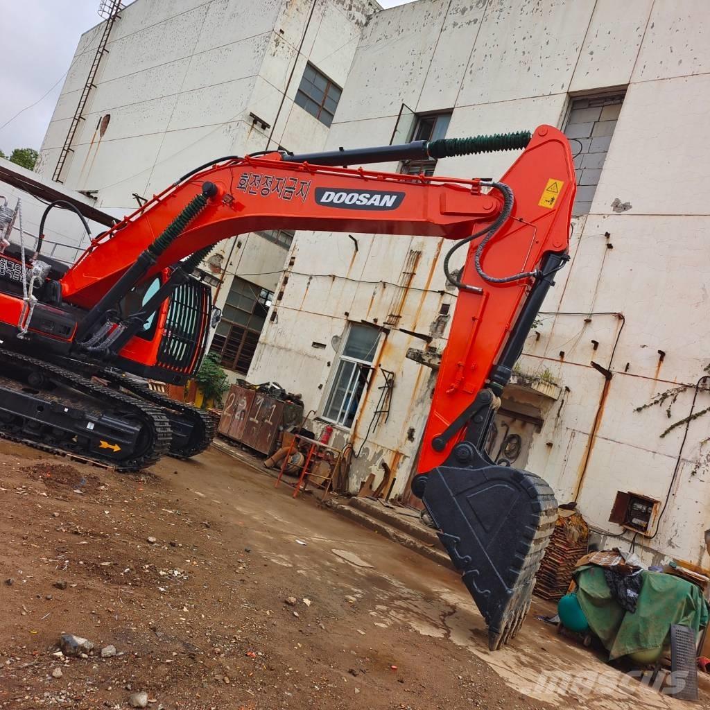 Doosan DX 340 LC Pelle sur chenilles