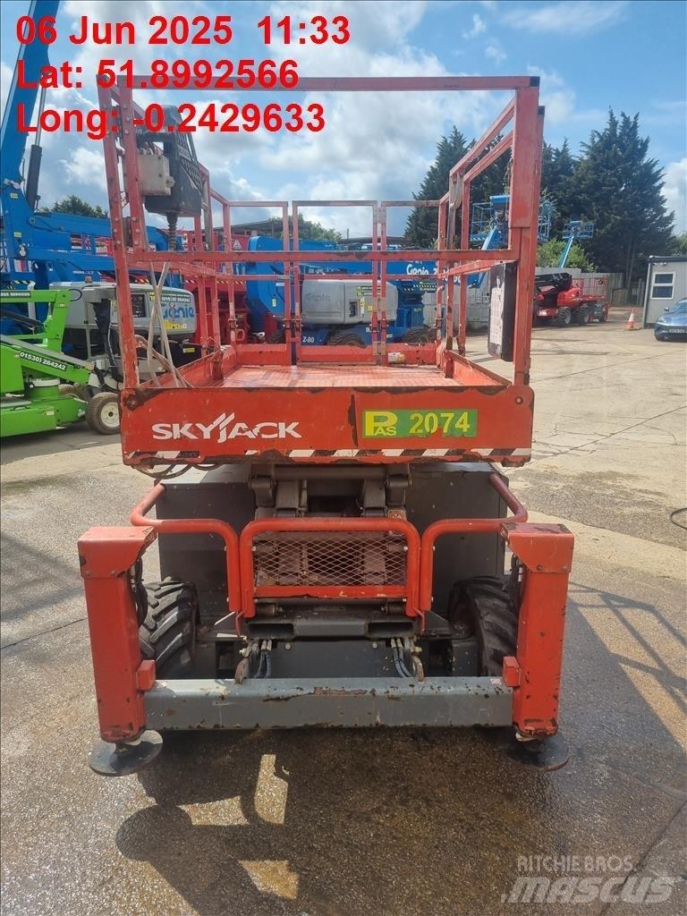 SkyJack SJ 6832 RT Nacelle ciseaux