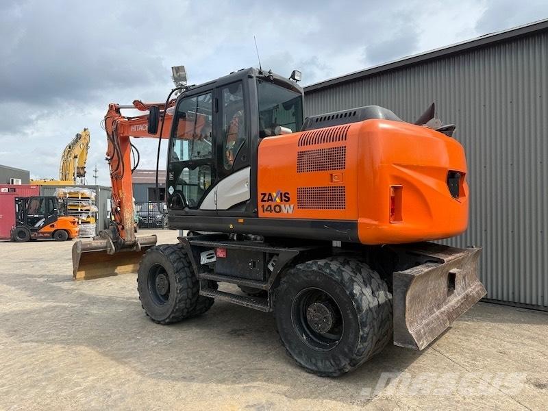 Hitachi ZX 140 W-5 Pelle sur pneus