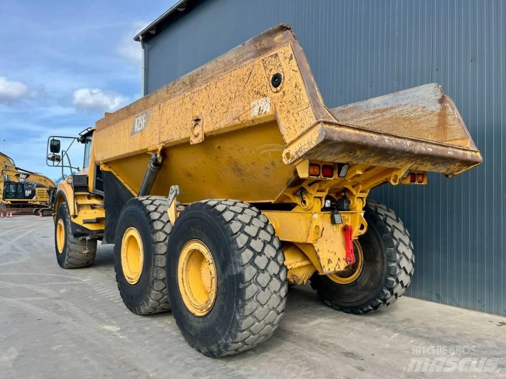 Volvo A25F Tombereau articulé