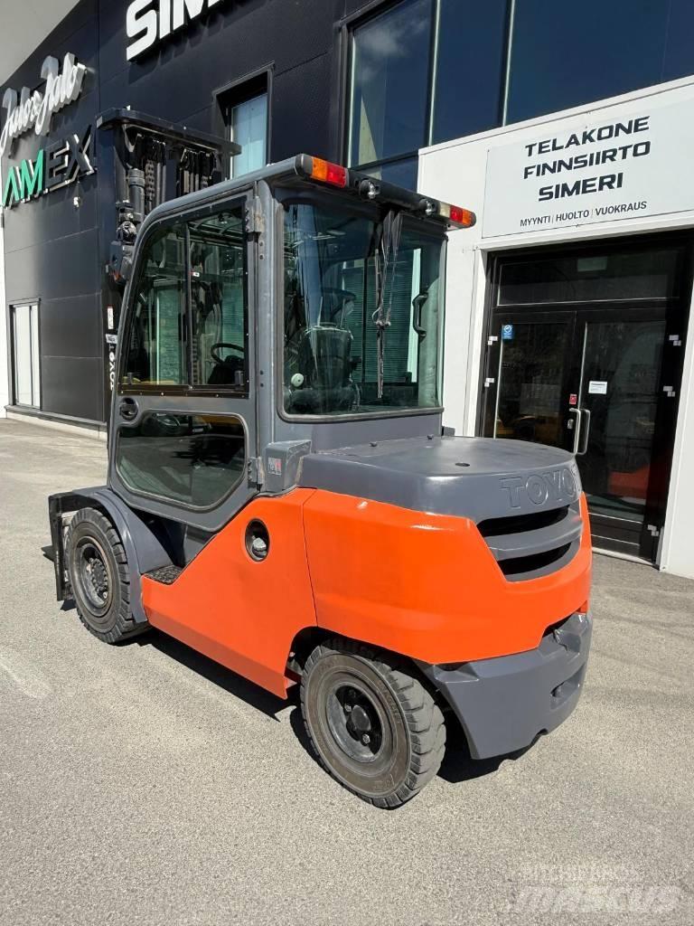 Toyota 40-8 FD45 N Chariots diesel
