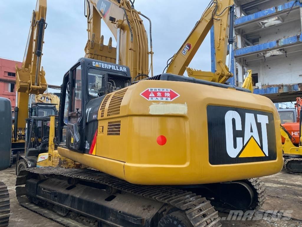CAT 326d2l Pelle sur chenilles