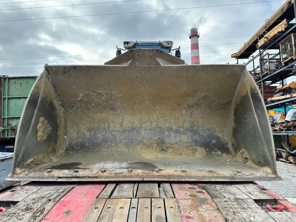 Liebherr L 566 Chargeuse sur pneus
