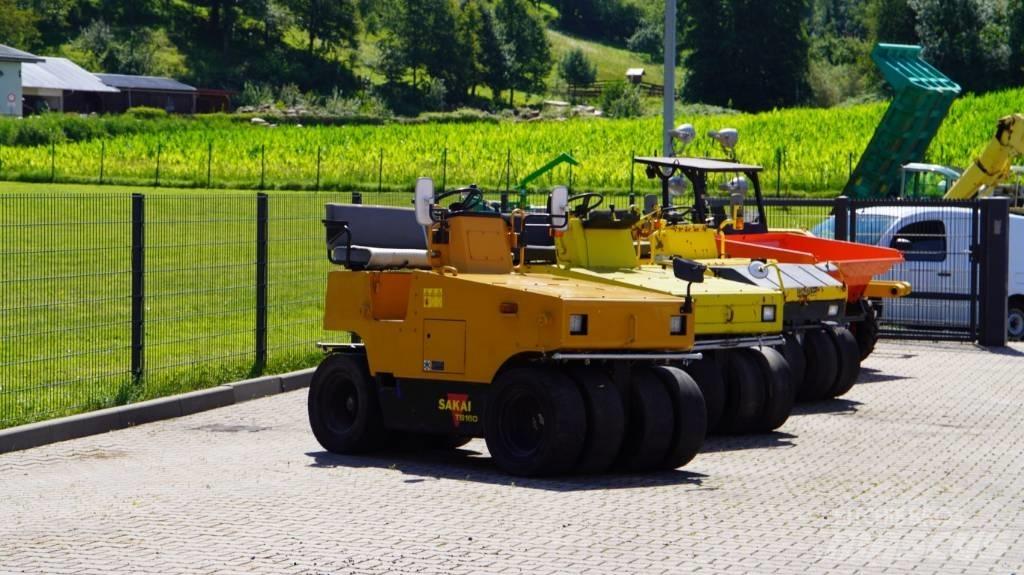 Sakai TS 160 Rouleaux à pneumatiques