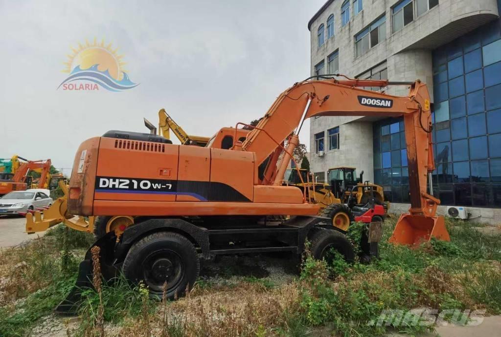 Doosan DH 210 W-7 Pelle sur pneus