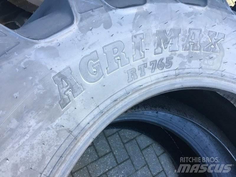 BKT 520/70 R 38 Pneus, roues et jantes
