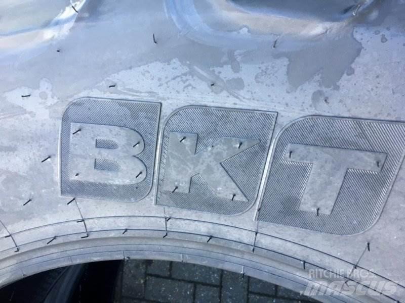 BKT 520/70 R 38 Pneus, roues et jantes