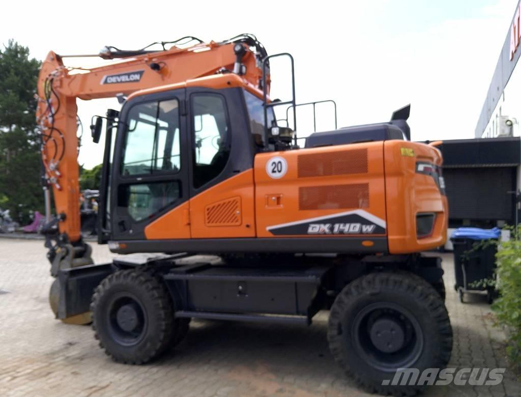 Doosan DX140W-7 Pelle sur pneus