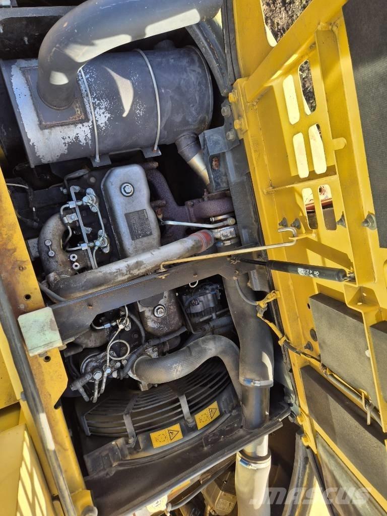 New Holland E 135 SR Pelle sur chenilles