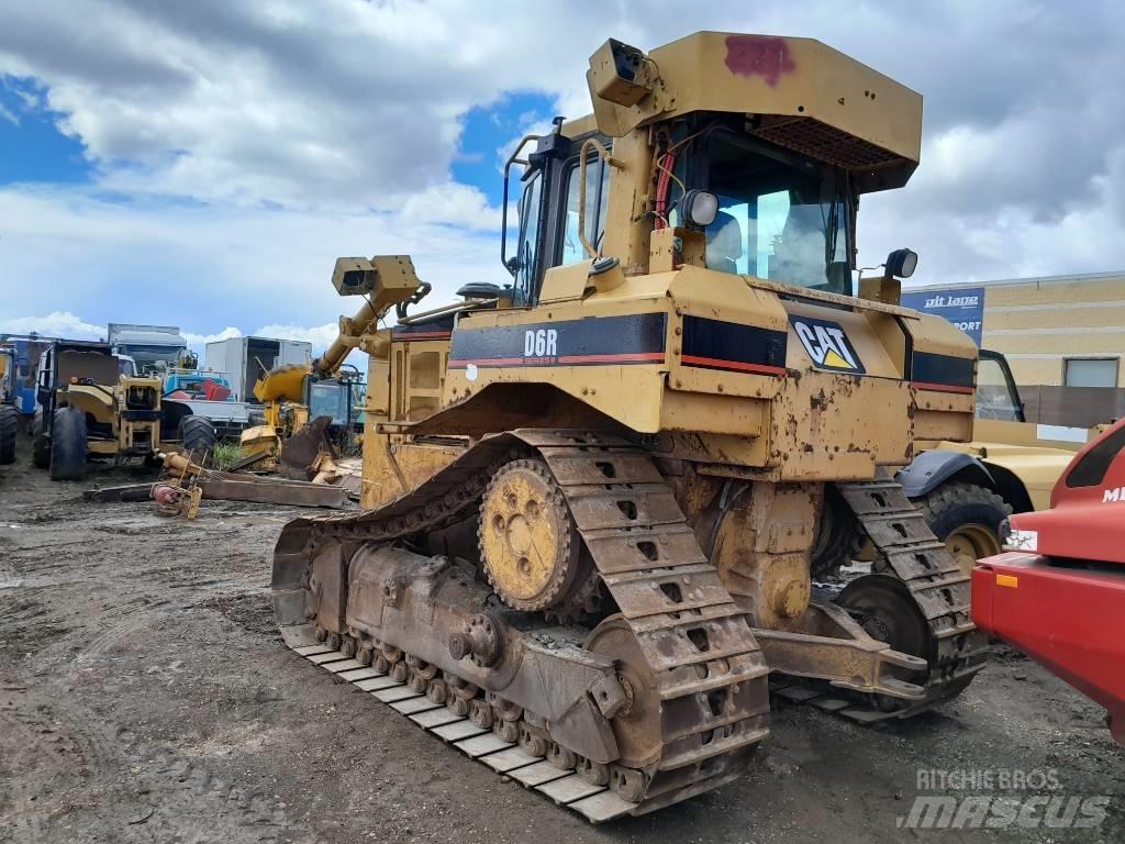 CAT D 6 R III Bouteurs sur chenilles