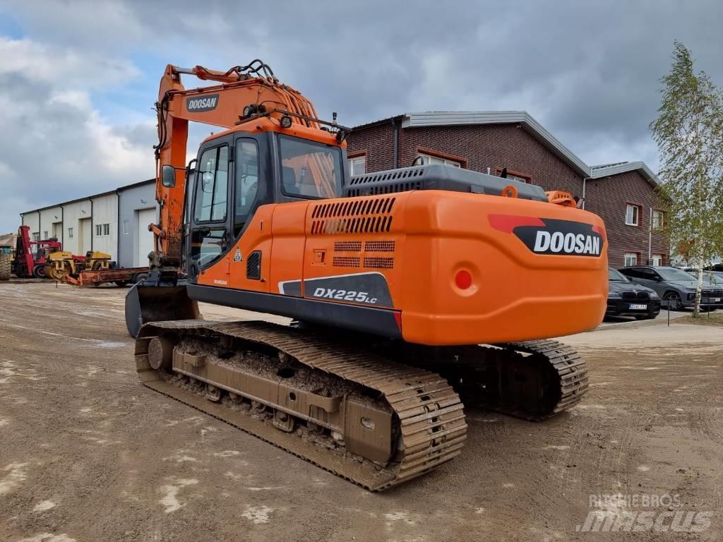 Doosan DX 225 LC-3 Pelle sur chenilles