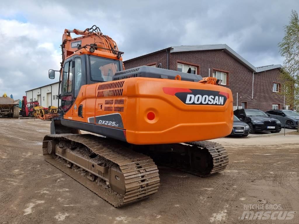 Doosan DX 225 LC-3 Pelle sur chenilles
