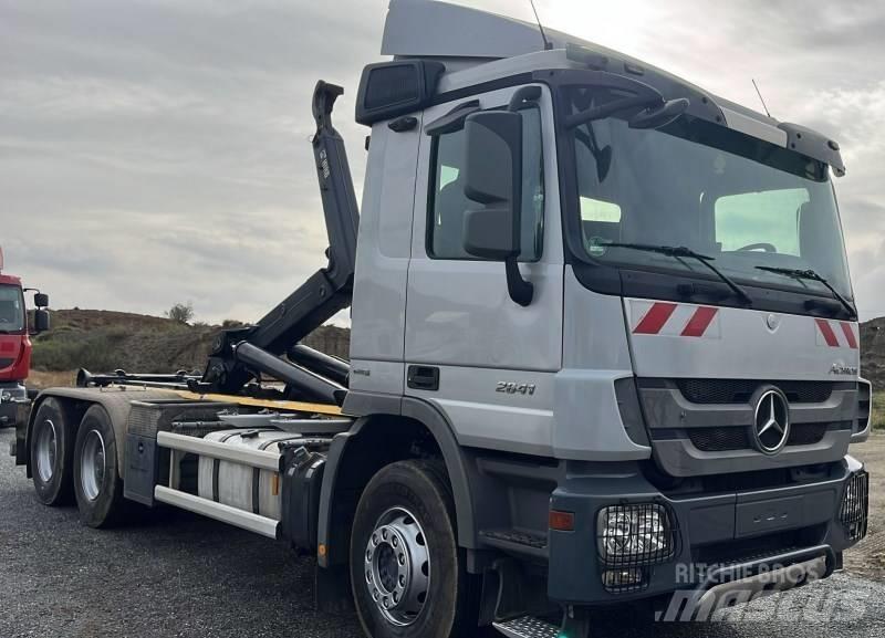 Mercedes-Benz 2641 Camion porte container