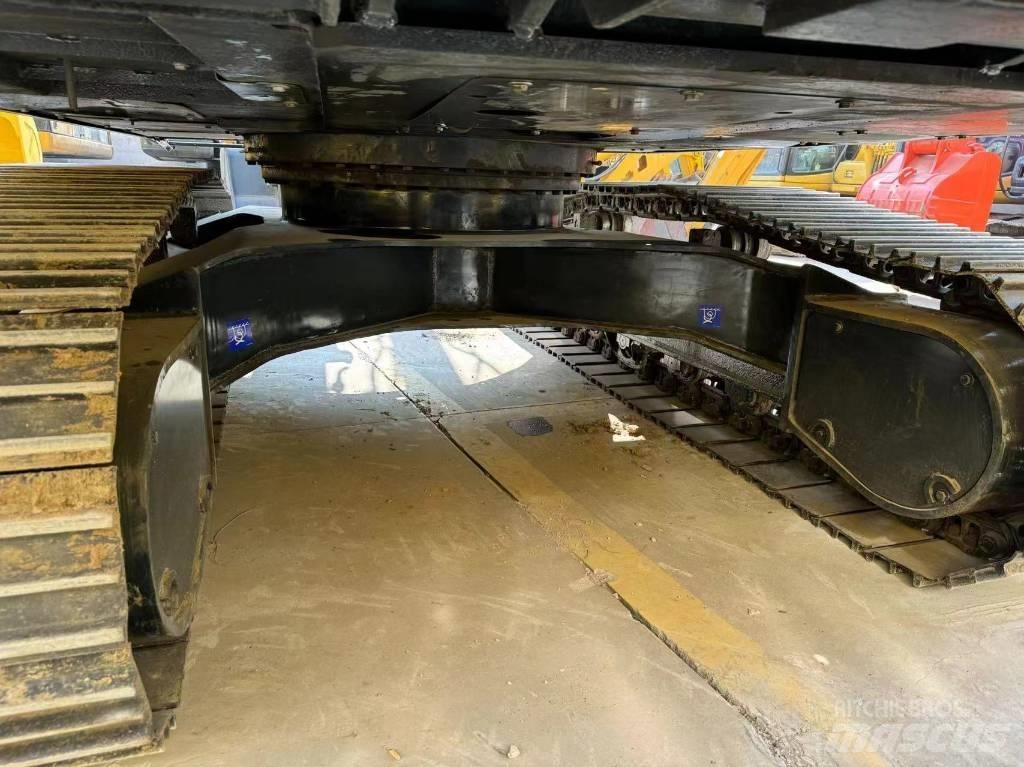 Hyundai R220LC-9S Pelle sur chenilles