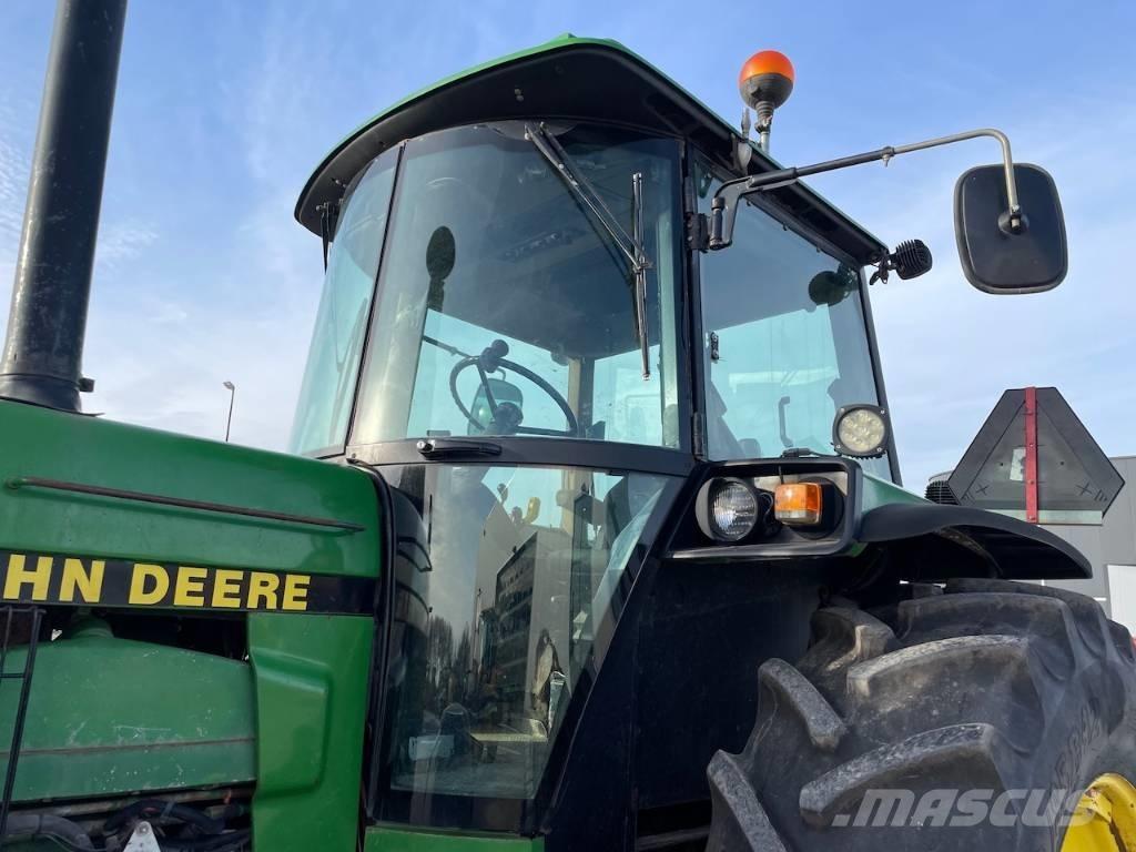 John Deere 4755 Tracteur