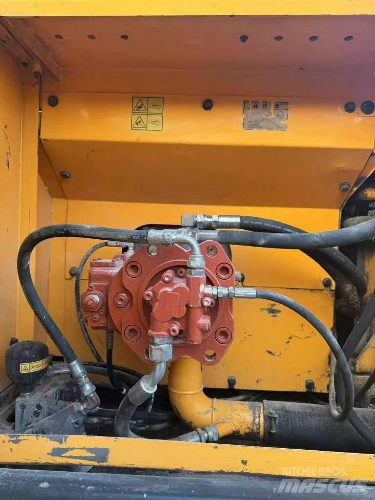 Hyundai Robex 215-7 Pelle sur chenilles