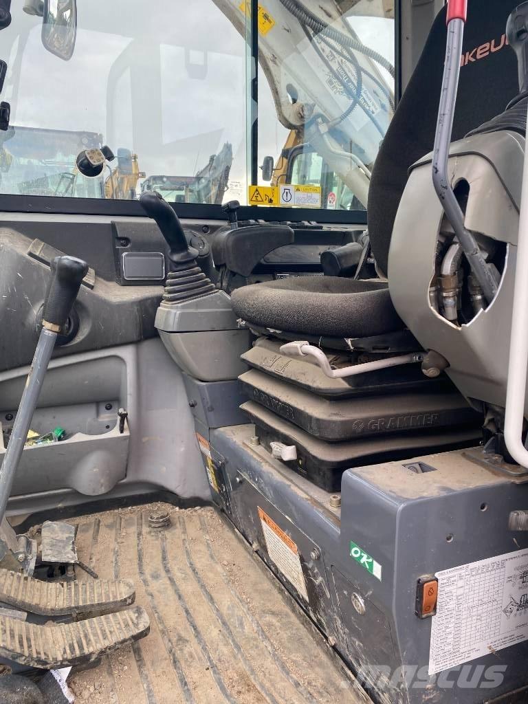 Takeuchi TB 240 Mini pelle < 7t