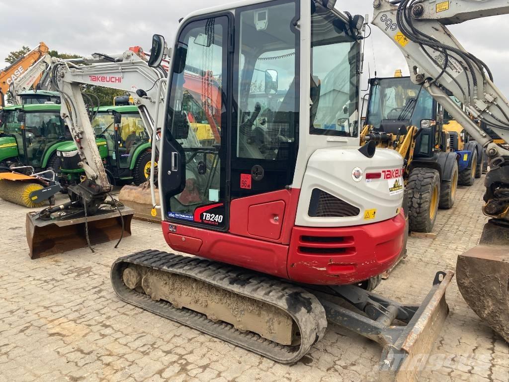 Takeuchi TB 240 Mini pelle < 7t