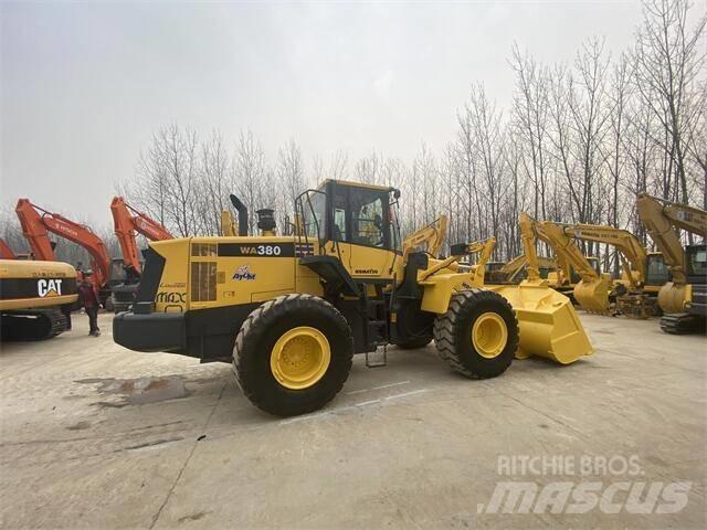 Komatsu WA380 Chargeuse sur pneus