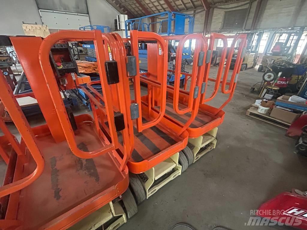 JLG 1230 ES Mât vertical