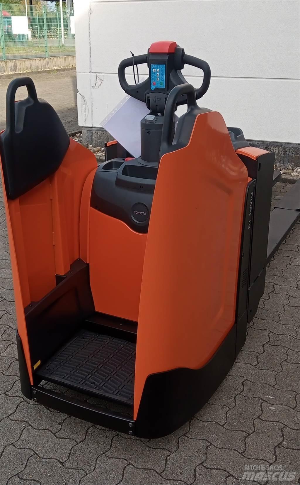 Toyota LPE 250 Transpalette accompagnant