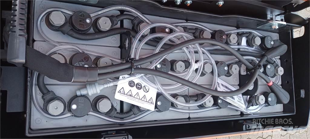 Toyota LPE 250 Transpalette accompagnant