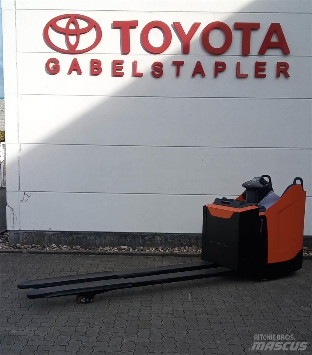 Toyota LPE 250 Transpalette accompagnant