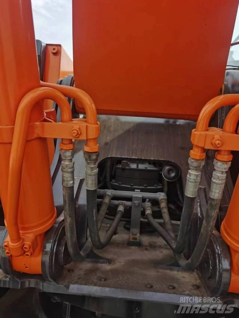 Hitachi ZX 240 Pelle sur chenilles