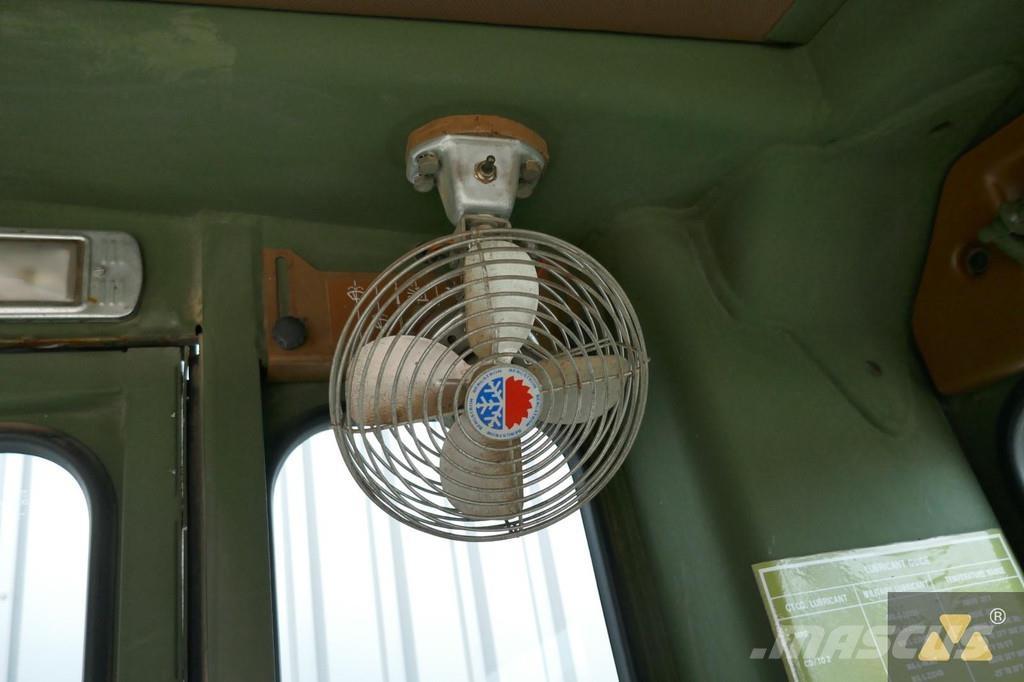 CAT 130G Ex-army Niveleuse