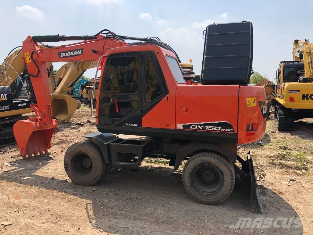 Doosan DX150W Pelle sur chenilles