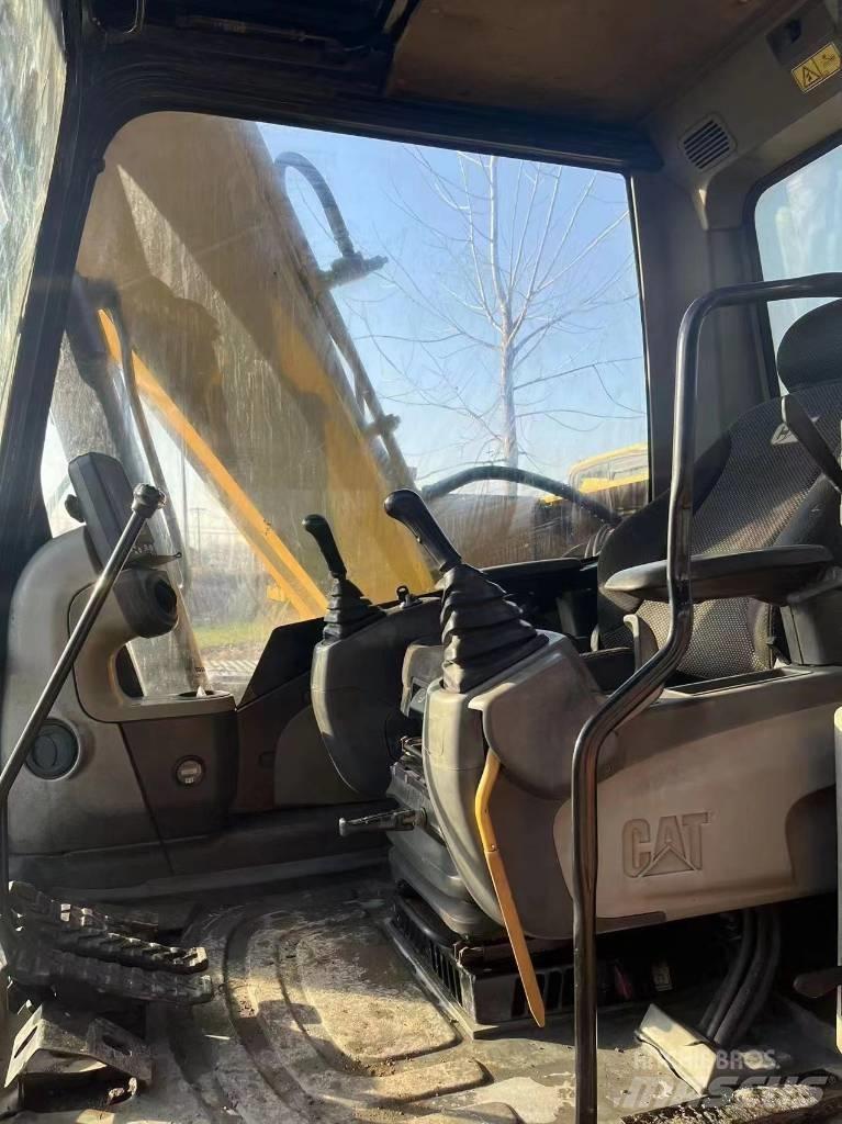 CAT 312d Pelle sur chenilles