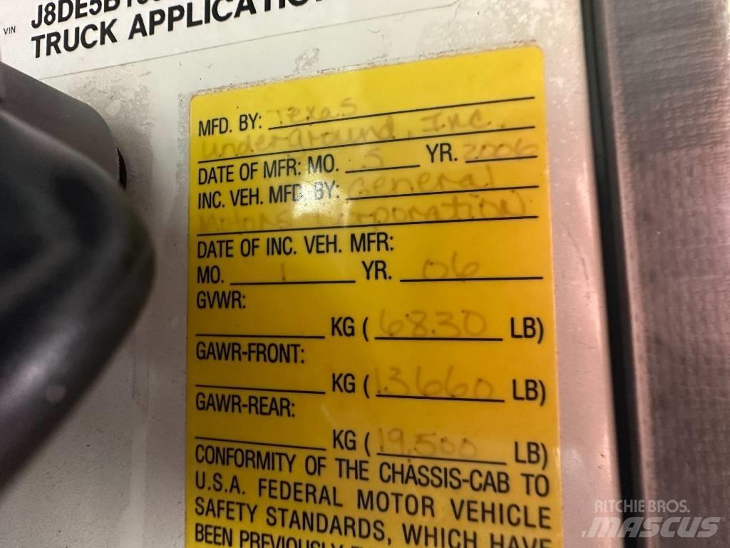 GMC W 5500 HD Camion aspirateur, Hydrocureur