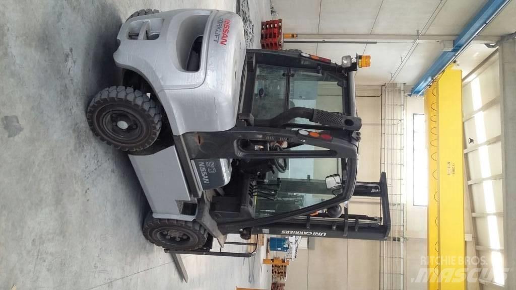 Nissan FGD02A30Q Chariots diesel