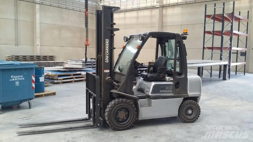 Nissan FGD02A30Q Chariots diesel