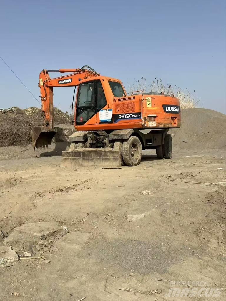 Doosan DH150 W-7 Pelle sur pneus